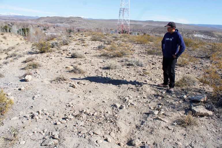 La zona donde se concentran las tareas de la UNCo está ubicada entre dos reservorios de agua La zona donde se concentran las tareas de la UNCo está ubicada entre dos reservorios de agua