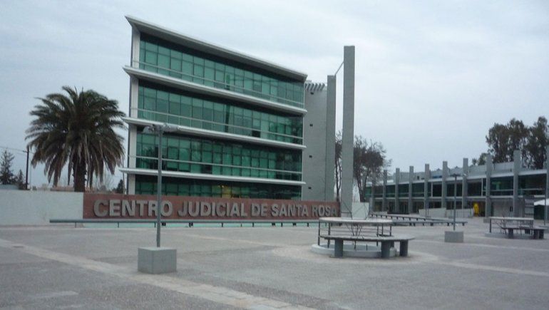 Dos menores violadas por cuatro futbolistas