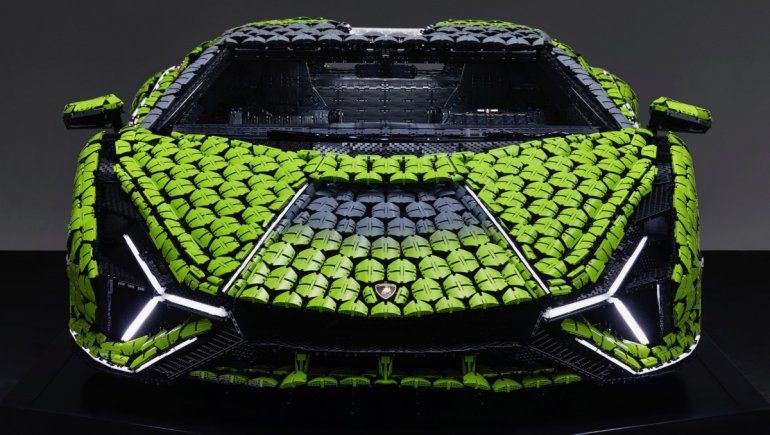 Viral en YouTube: así es el Lamborghini tamaño real creado por Lego.