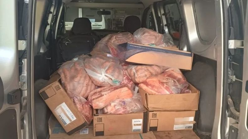 Doscientos kilos de carne sin frío ni autorización para su traslado fueron decomisados.