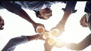 Año tras año, miles de personas festejan esta fecha previa al Día de los enamorados. Año tras año, miles de personas festejan esta fecha previa al Día de los enamorados.