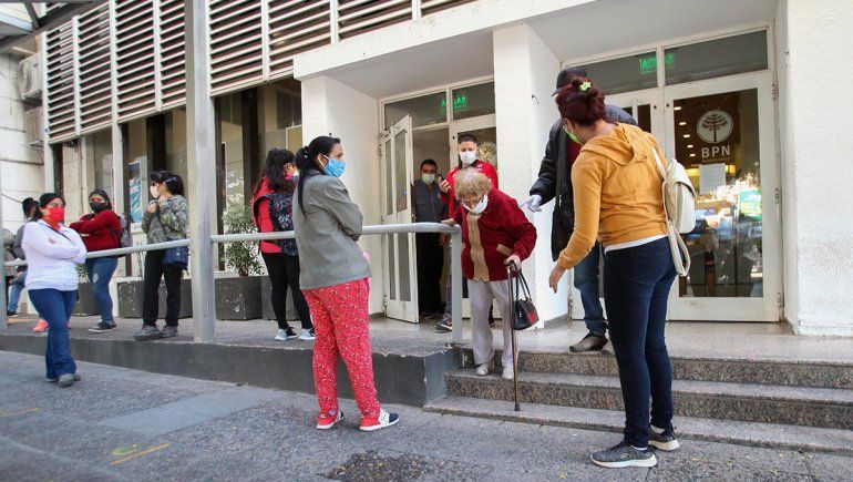 Bancos y financieras, los negocios con más clientes