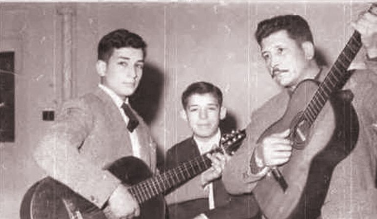 Los hermanos Hugo y Néstor junto a su padre, Marcelo Berbel. Los hermanos Hugo y Néstor junto a su padre, Marcelo Berbel.