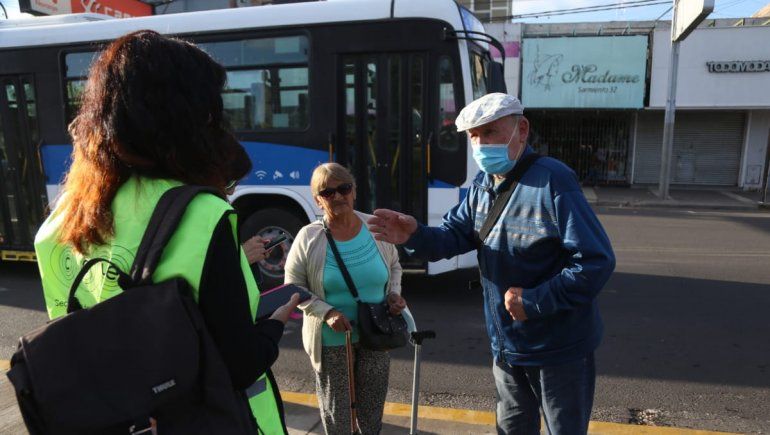 Cómo trabaja el equipo que asesora a pasajeros de COLE