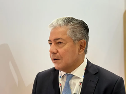 El gobernador neuquino, Rolando Figueroa, celebró la eliminación a las retenciones de la exportación al crudo convencional. El gobernador neuquino, Rolando Figueroa, celebró la eliminación a las retenciones de la exportación al crudo convencional.