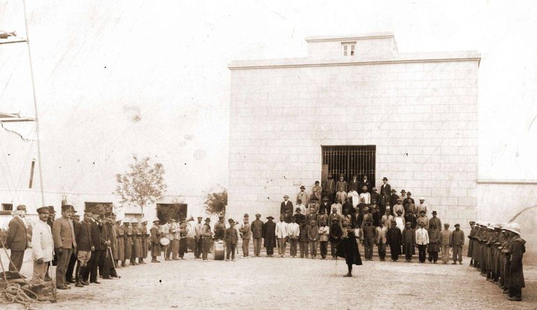 La cárcel de Neuquén, a principios del siglo pasado. La cárcel de Neuquén, a principios del siglo pasado.