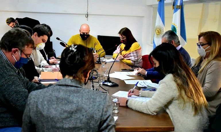 En Centenario hay cruces por ordenanzas ocultas