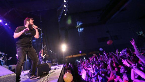 Alrededor de dos mil personas disfrutaron del concierto.