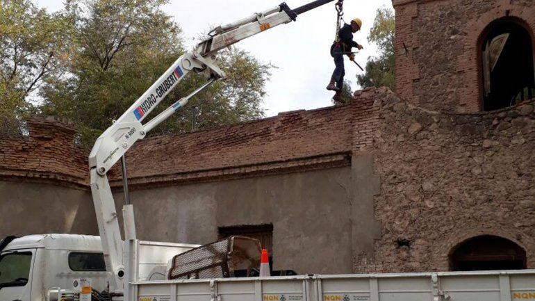 Maquinaria municipal trabajando en la Torre Talero