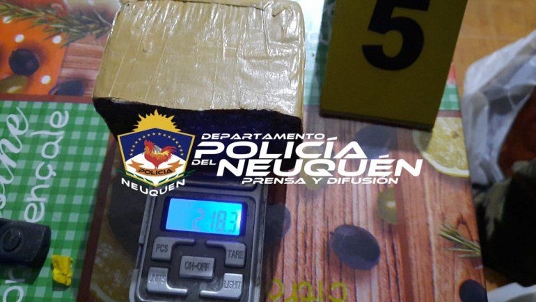 La Policía de Neuquén logró desarticular a una banda dedicada a la venta de drogas.