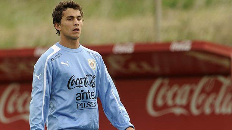 Papelito Fernández reemplazará al lesionado Rolán.