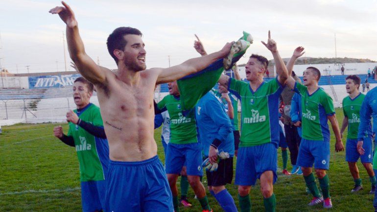 El Dino mostró autoridad en Centenario y sacó al gran candidato.