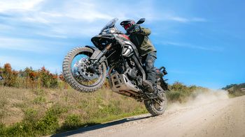 Uno de los nuevos modelos de motos que presentó Morbidelli : la T1002VX. Uno de los nuevos modelos de motos que presentó Morbidelli : la T1002VX.