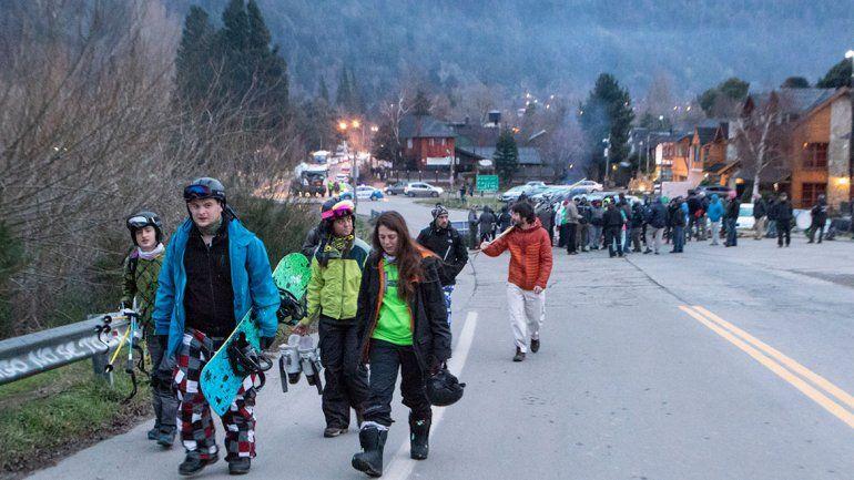 Comerciantes y ATE, a las piñas por el corte en Ruta 40
