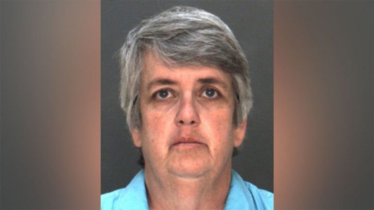 Una profesora de 51 años tuvo sexo con alumna de 16