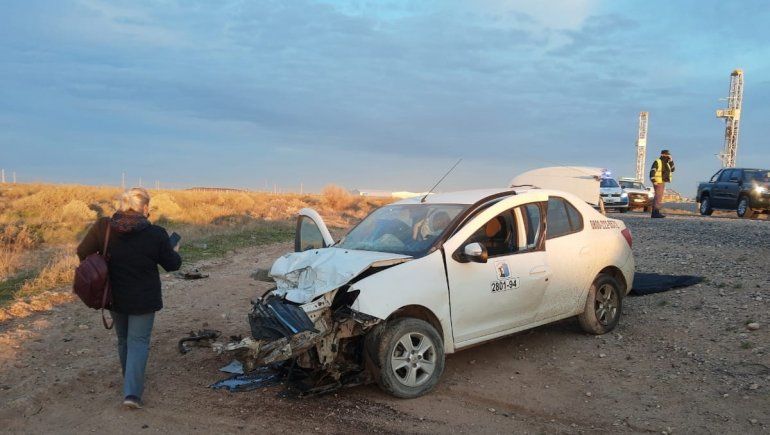 Autovía Norte: taxista quiso hacer un sobrepaso y chocó contra un camión