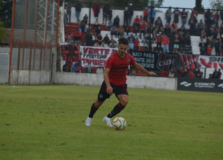El exCipo que con su equipo le metió cinco a Olimpo en los playoffs del Federal A