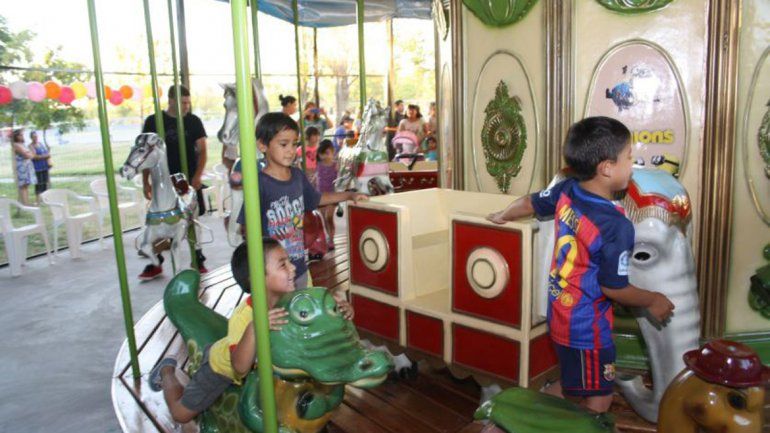 En Plottier ya funciona la calesita led