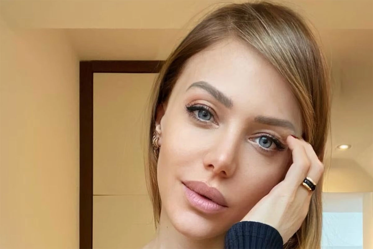 A qué súper galán internacional no deja de likear Evangelina Anderson