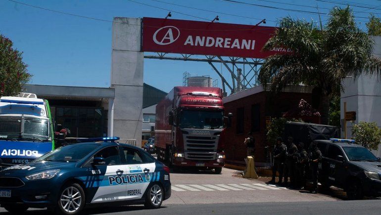 Andreani y Correo Argentino: los contratos por movilidad de vacunas