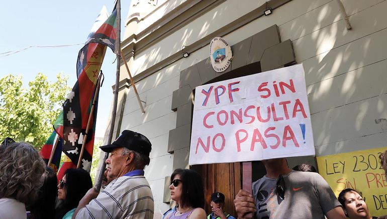 Los mapuches piden que se aplique la consulta previa, libre e informada en Neuquén. Los mapuches piden que se aplique la consulta previa, libre e informada en Neuquén.