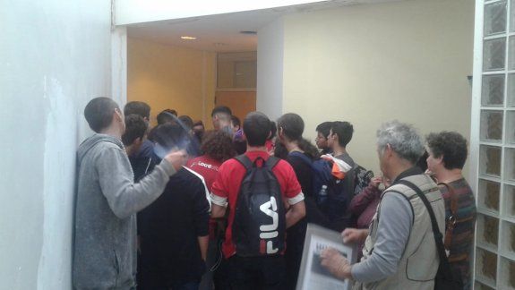 Alumnos del secundario convocan a un paro mañana
