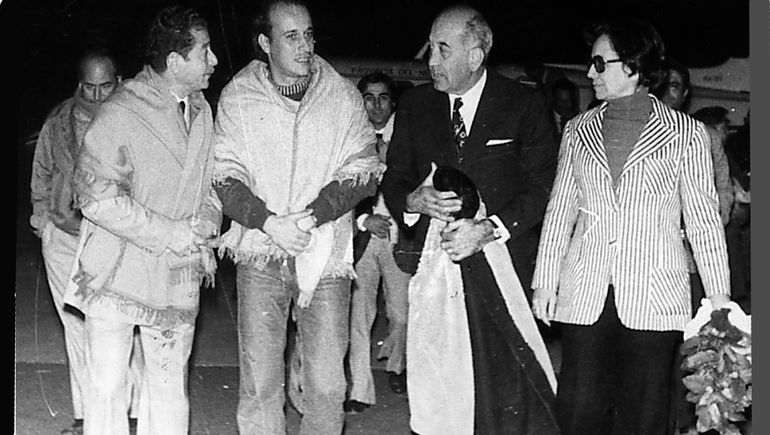 Pastor Gutiérrez, Antonio Delvas, Felipe Sapag y Chela, en la década del 70. Pastor Gutiérrez, Antonio Delvas, Felipe Sapag y Chela, en la década del 70.