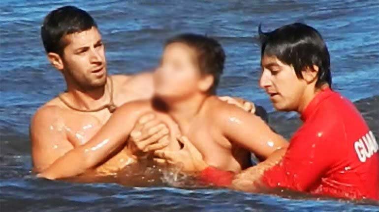 Guardavidas rescataron a un adolescente de 13 años en Las Grutas