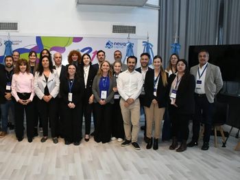 Autoridades del municipio, al recibir a la delegación de empresarios. Autoridades del municipio, al recibir a la delegación de empresarios.