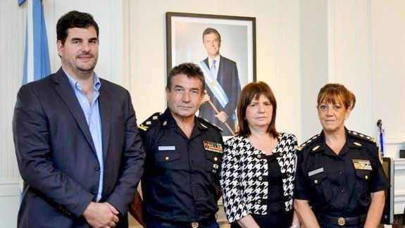 Néstor Roncaglia, con la cúpula del Ministerio de Seguridad.