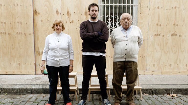 Fito Páez y Andy Kusnetzoff son otros de los famosos que los usan. Las cajas de mis zapatos ahora tienen la cara de mis abuelos