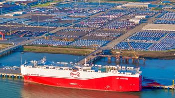 La inmensa factoría de BYD en China con uno de sus barcos, el Shenzen. La inmensa factoría de BYD en China con uno de sus barcos, el Shenzen.