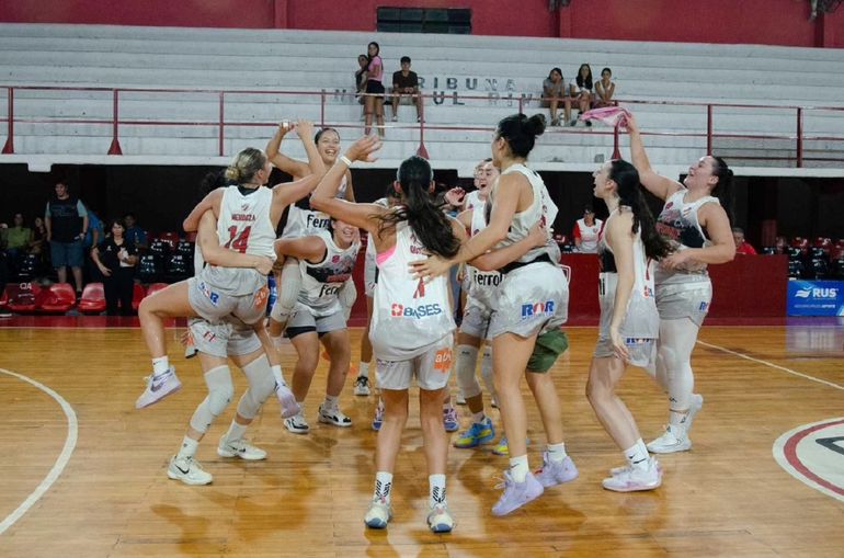 Independiente de Neuquén, en racha y con récord positivo en la Liga Nacional femenina