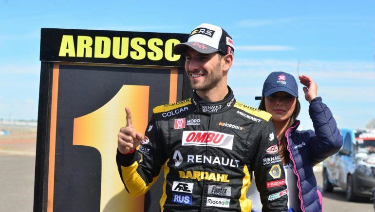 Ardusso hizo la pole y Urcera clasificó quinto ante unas 30 mil personas en Centenario