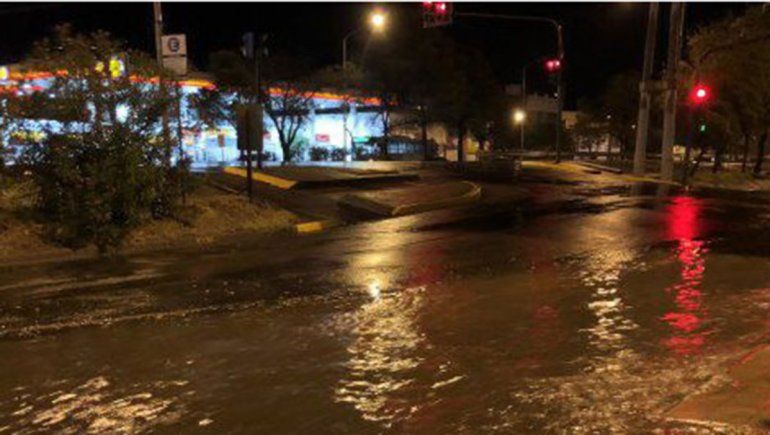 Neuquén: la tormenta dejó 8 autoevacuados y calles anegadas