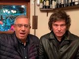 Maslatón, en otros tiempos, junto a Javier Milei.