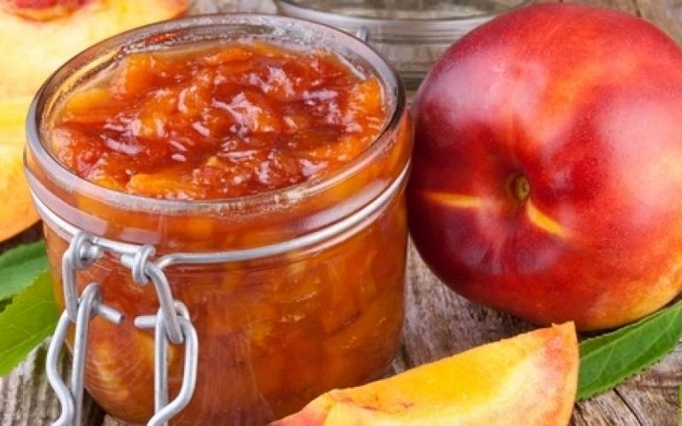 El durazno crece principalmente con temperaturas cálidas. El durazno crece principalmente con temperaturas cálidas.