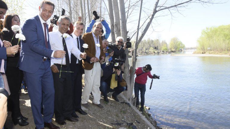De cara al Limay y con anuncios de obras, la ciudad celebró su aniversario
