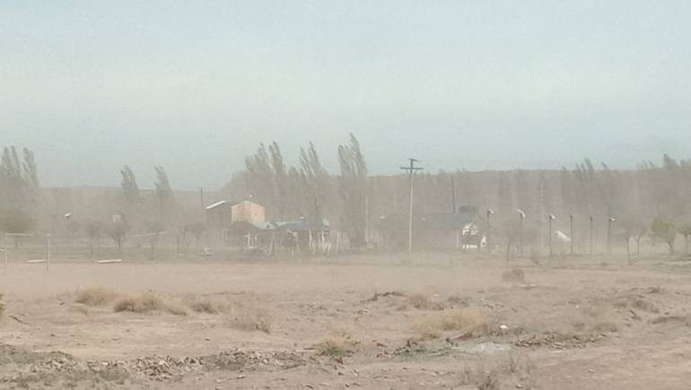 Temporal con ráfagas superiores a 100 km/h en Covunco Abajo
