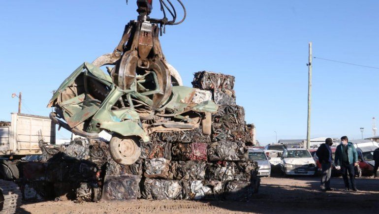 El municipio compactará 170 toneladas de vehículos