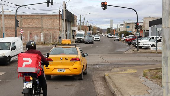 Inminente cambio de sentido en calles en Neuquén: desde cuándo se aplicarán las multas