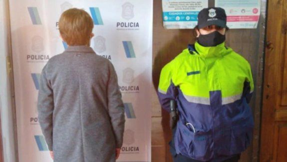 Una mujer asesinó a golpes a una jubilada con un palo de amasar