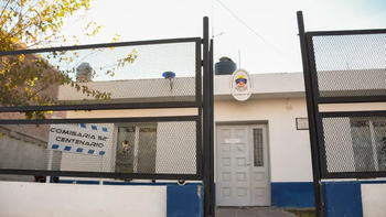 amenazas, danos y una huida temeraria: asi fue la manana de furia de un motociclista en centenario