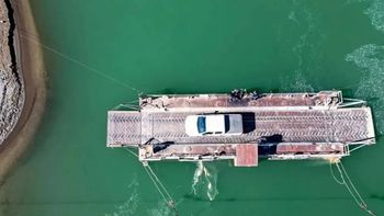 La balsa en el Paraje Huitrín. La balsa en el Paraje Huitrín.