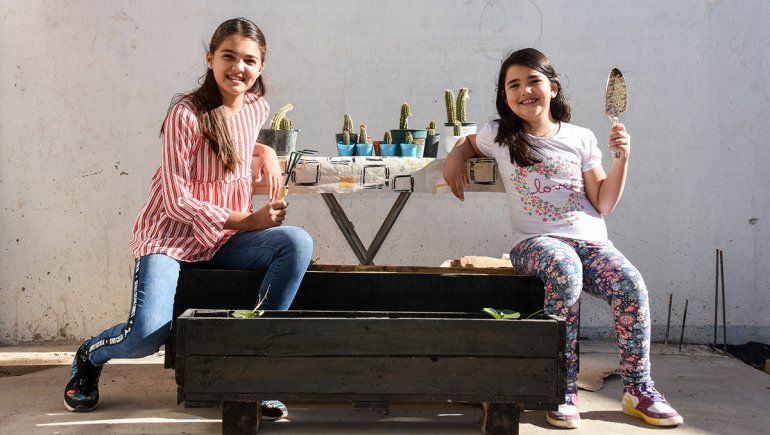 La hermana de Anabella, Selene, es su mano derecha para hacer las publicaciones y videos en Instagram.