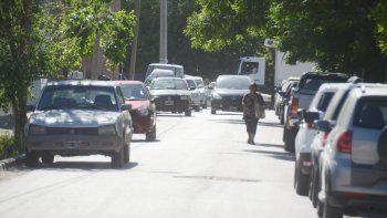 Lucero es una de las calles entrecortadas de la ciudad ubicada entre Combate de San Lorenzo y Arabarco. El movimiento es incesante por la cantidad de personas que acuden a una clínica.