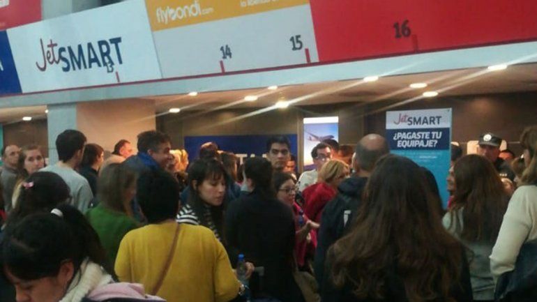 Cancelados: estuvieron 9 horas varados por un vuelo de Jetsmart