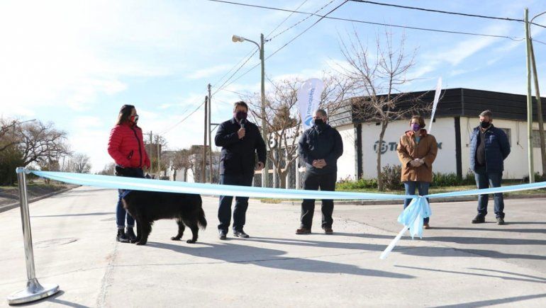 Gaido inauguró 30 cuadras de asfalto en Valentina Norte Urbana