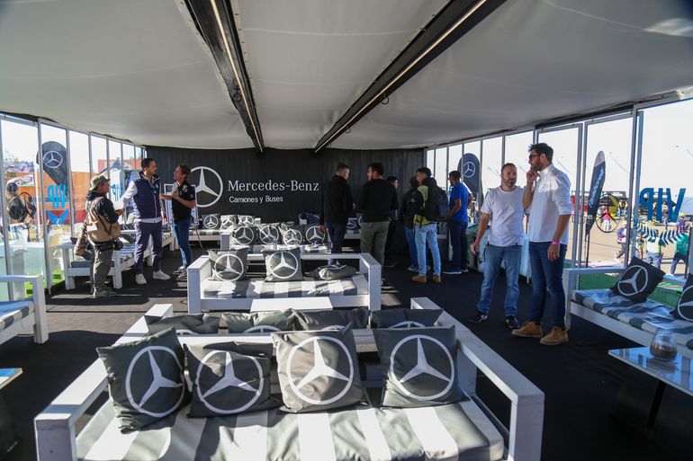 El stand de Mercedes fue todo un éxito en el circuito de Centenario el último fin de semana. Fotos:&nbsp;