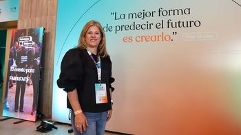 deco klart: transformo la basura en muebles de diseno y hoy la convocan de todo el pais deco klart: transformo la basura en muebles de diseno y hoy la convocan de todo el pais